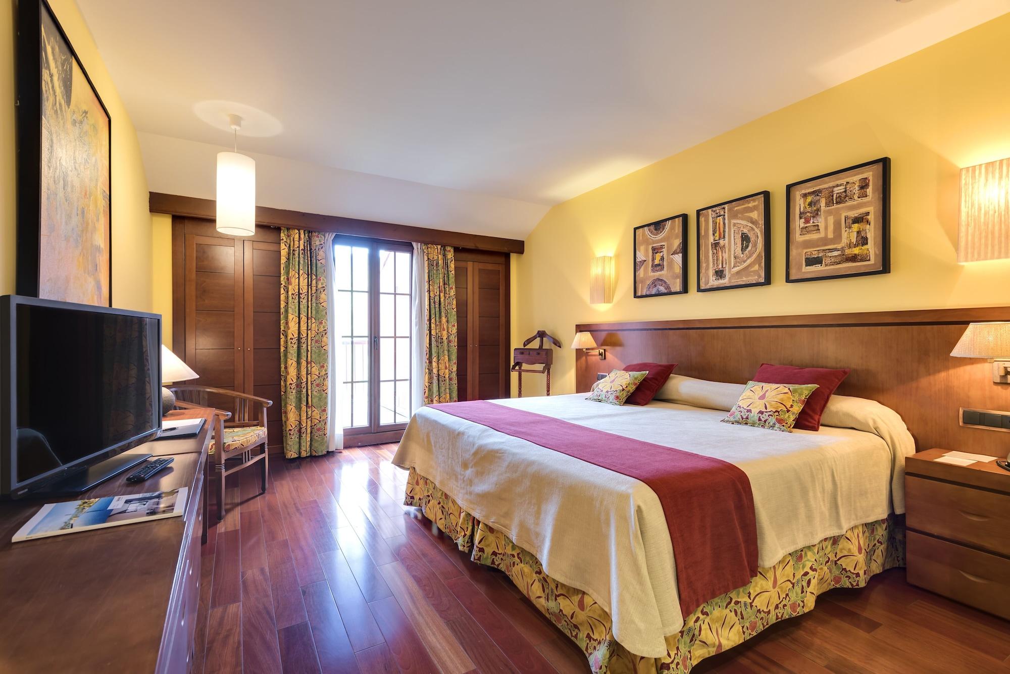 Hotel & Spa Monasterio De Boltaña Εξωτερικό φωτογραφία A room at the Hotel El Prado