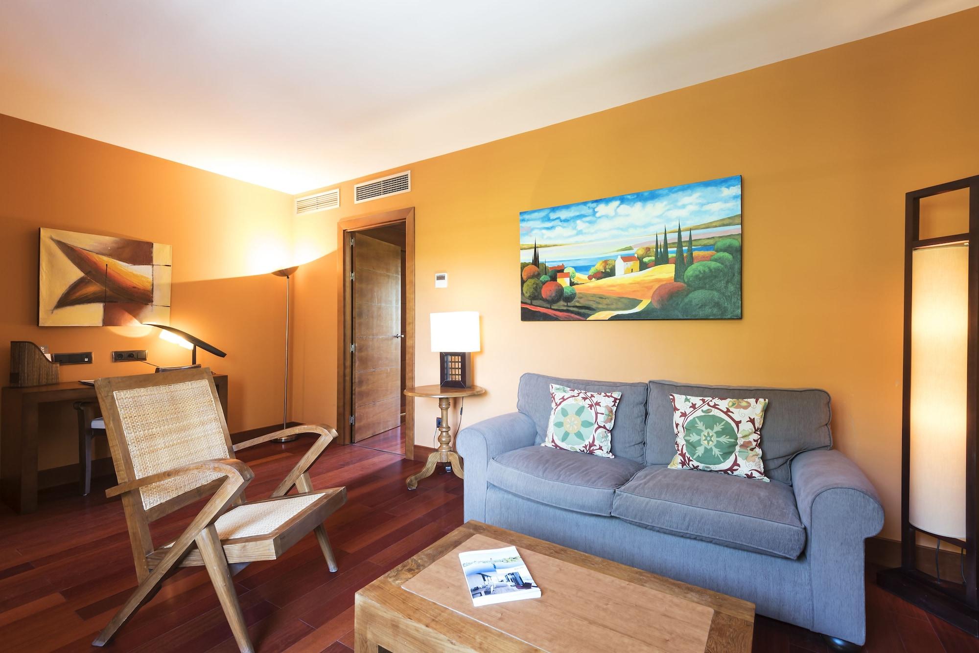 Hotel & Spa Monasterio De Boltaña Εξωτερικό φωτογραφία A suite at the Hotel de l'Europe