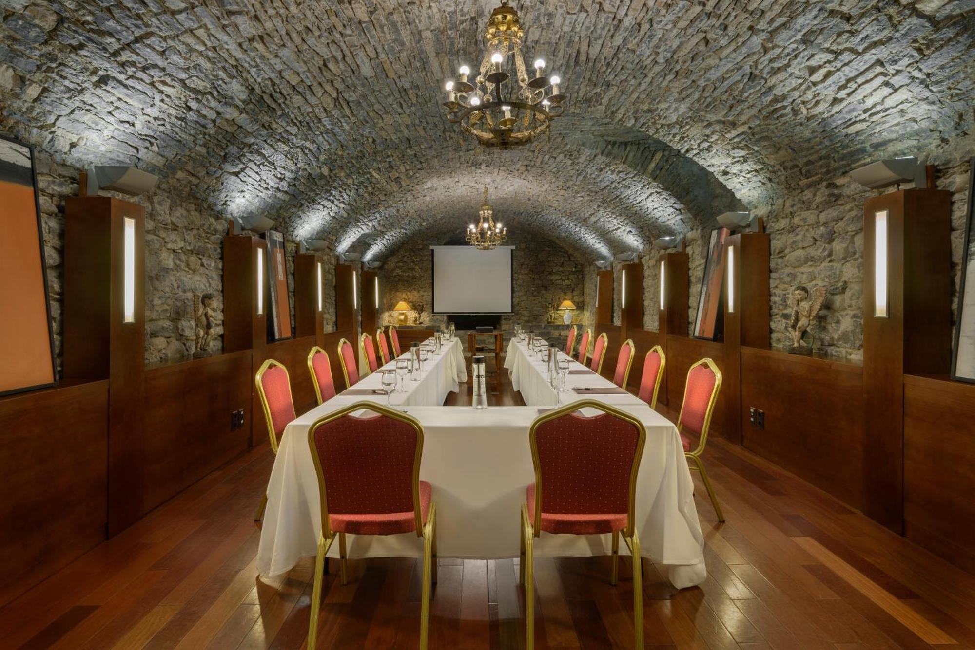 Hotel & Spa Monasterio De Boltaña Εξωτερικό φωτογραφία The Wine Room