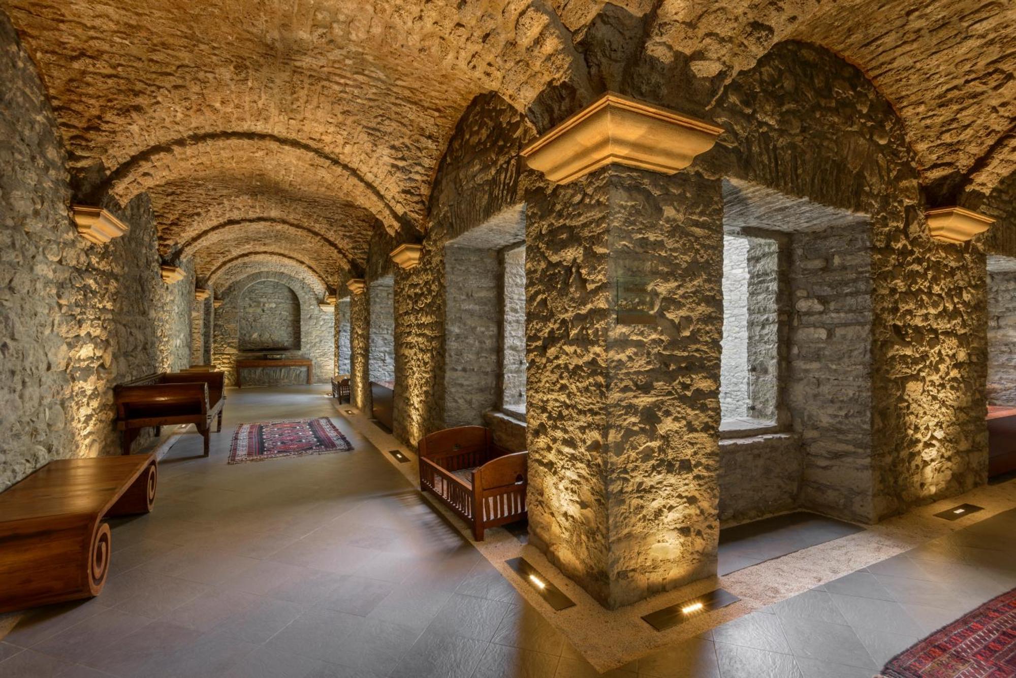 Hotel & Spa Monasterio De Boltaña Εξωτερικό φωτογραφία The crypt