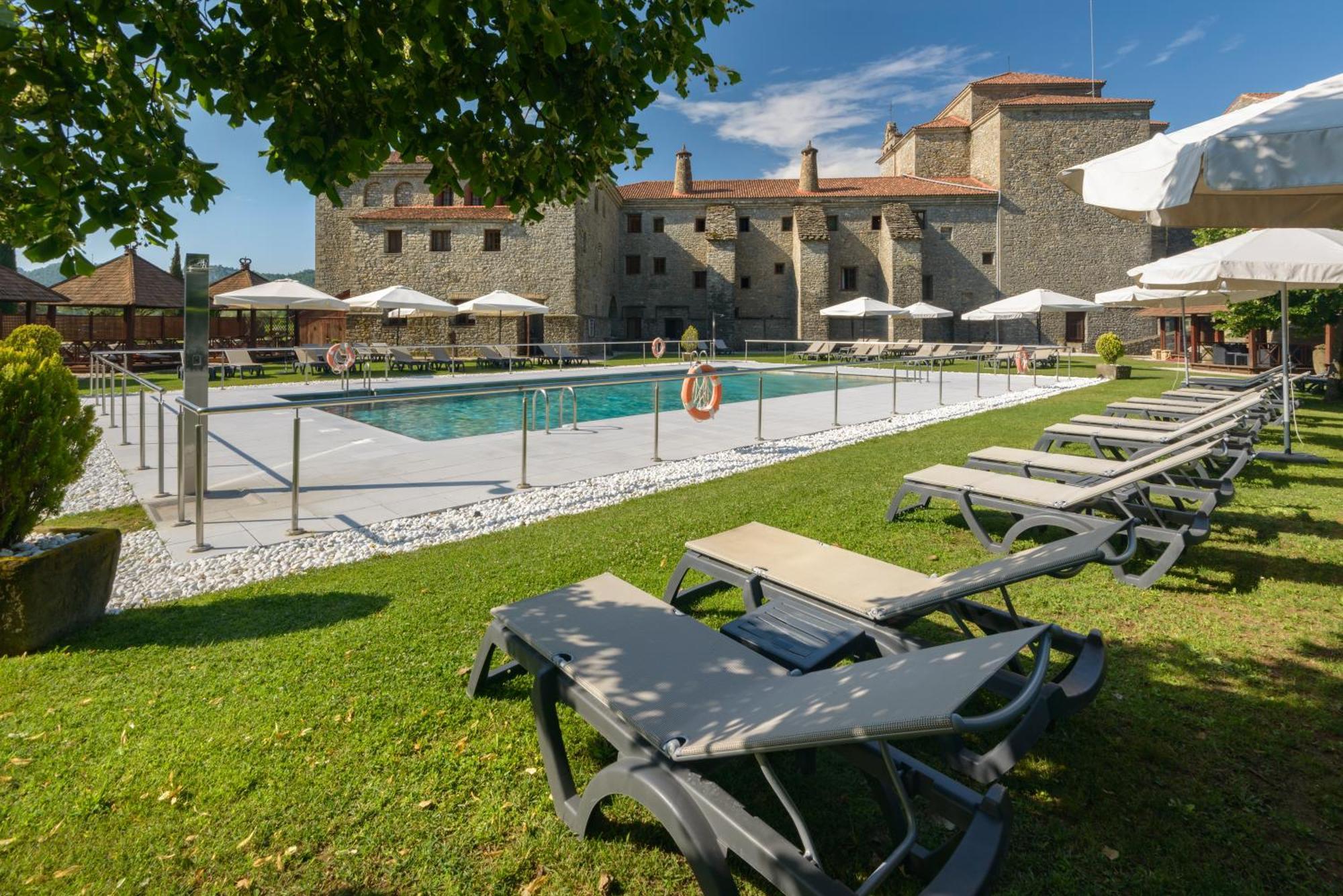 Hotel & Spa Monasterio De Boltaña Εξωτερικό φωτογραφία The swimming pool at the hotel