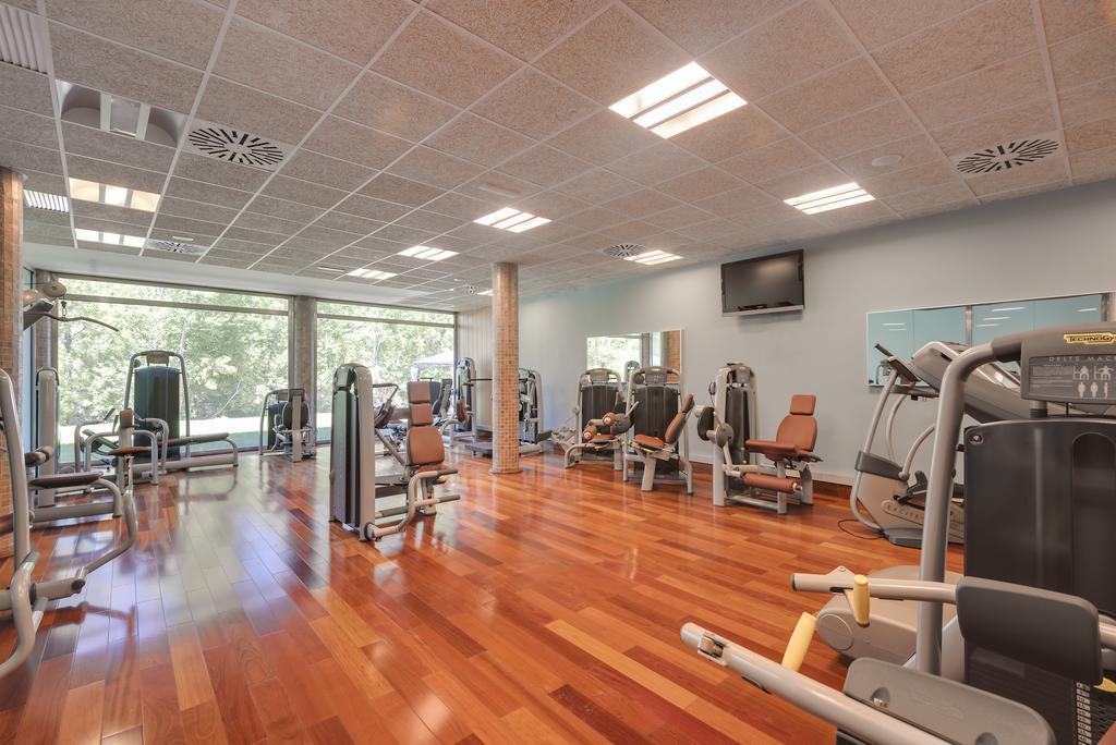 Hotel & Spa Monasterio De Boltaña Εξωτερικό φωτογραφία The gym at the hotel