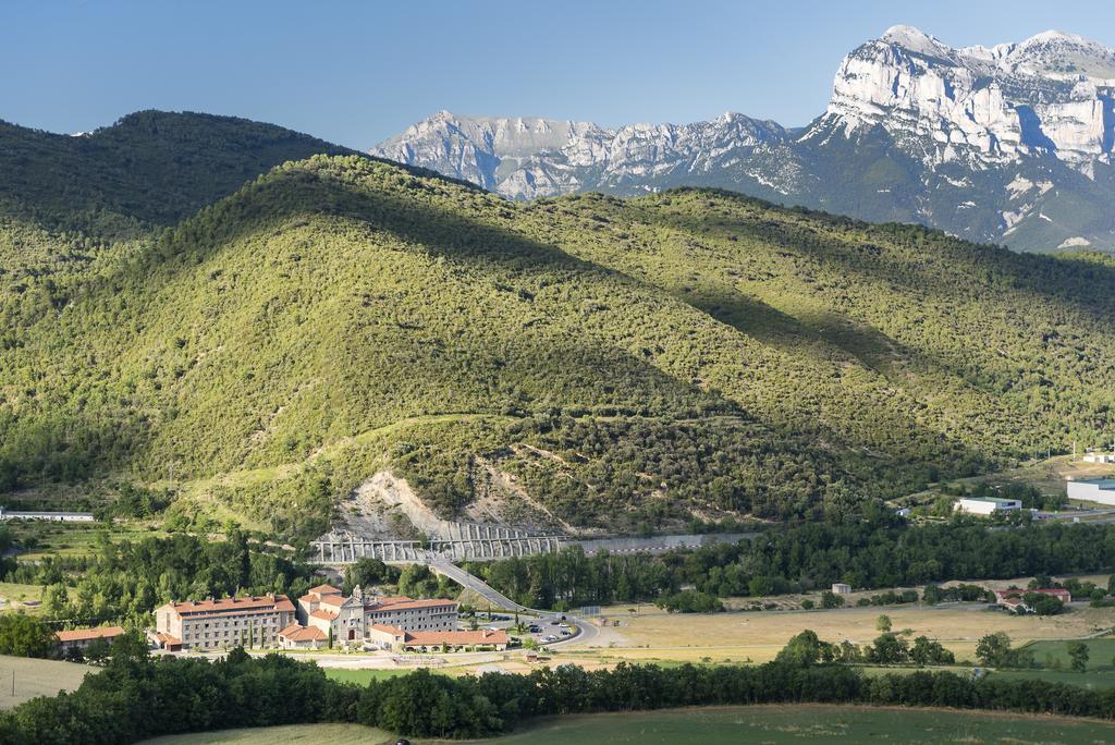 Hotel & Spa Monasterio De Boltaña Εξωτερικό φωτογραφία A general view of Montferrat
